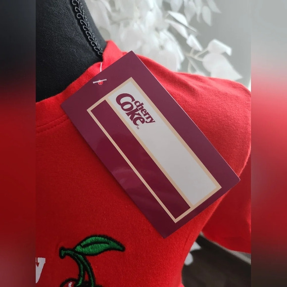 Cherry Coke T Shirt Graphic Tee Shirt Red NWT Juniors Large - Picture 3 of 7